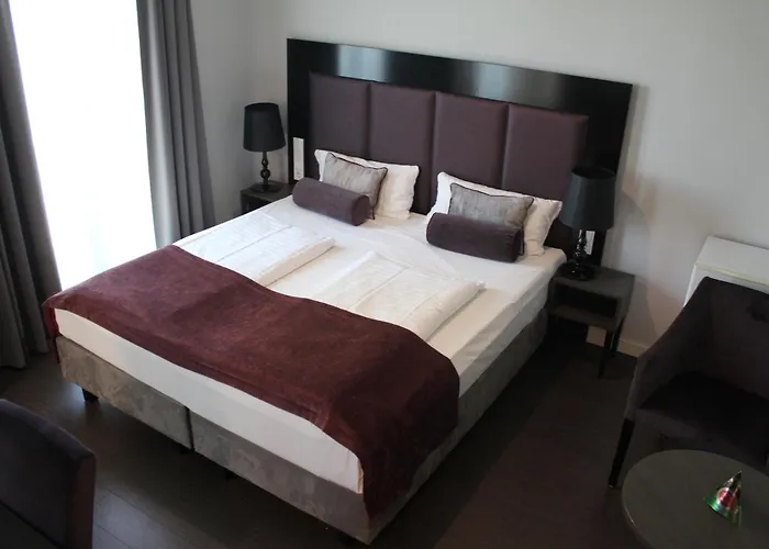 Hotel Arena An Der Friedberger Warte 3*